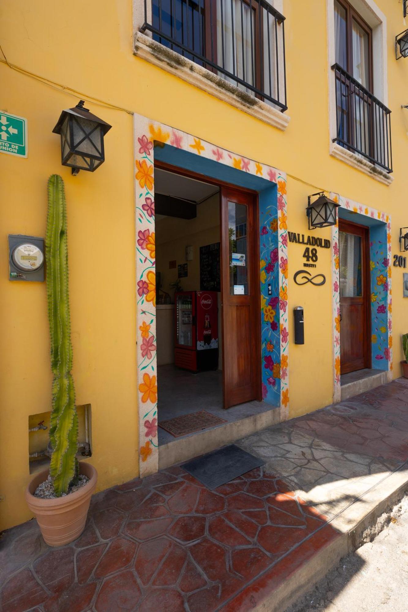 Valladolid 48 Hotel & Hostal ภายนอก รูปภาพ