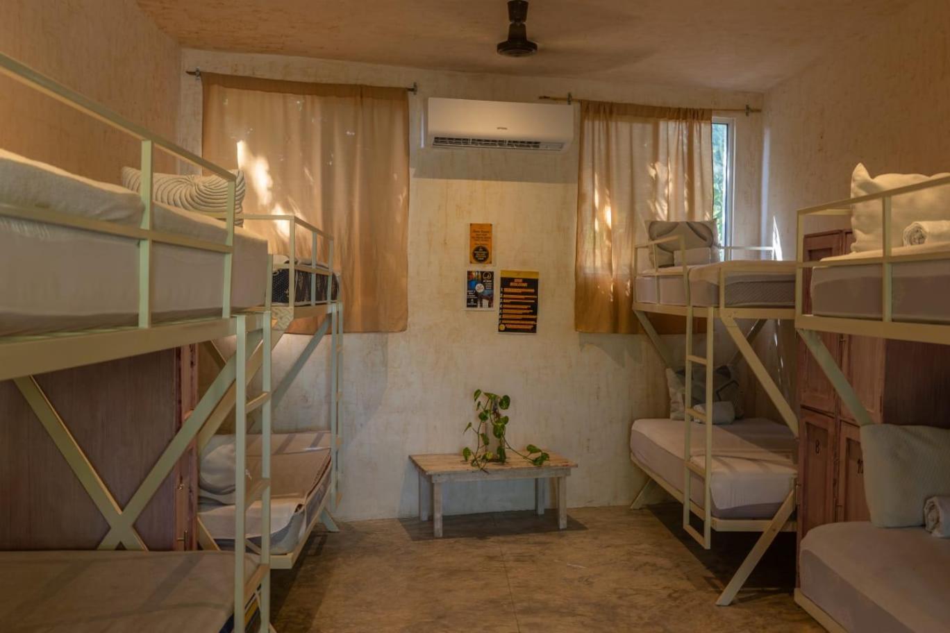 Valladolid 48 Hotel & Hostal ภายนอก รูปภาพ